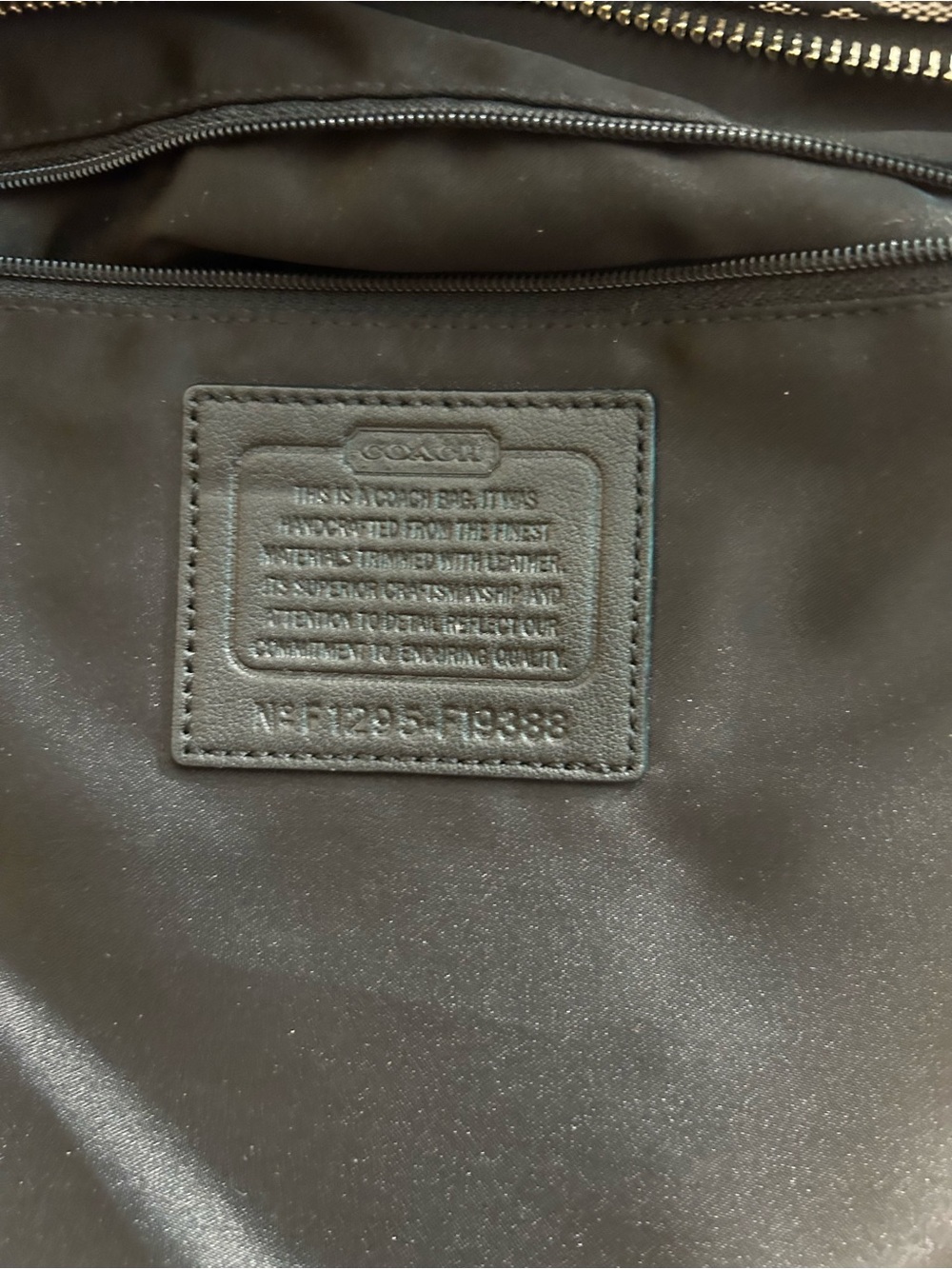 COACH GALLERY NS ZIPPER TOTE SIGNATURE CANVAS BLACK LEATHER/ GREY SIDE POCKETS - Picture 8 of 13
